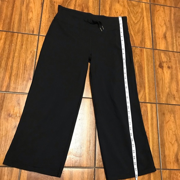 Lululemon Relaxed Fit Crop - Picture 8 of 12